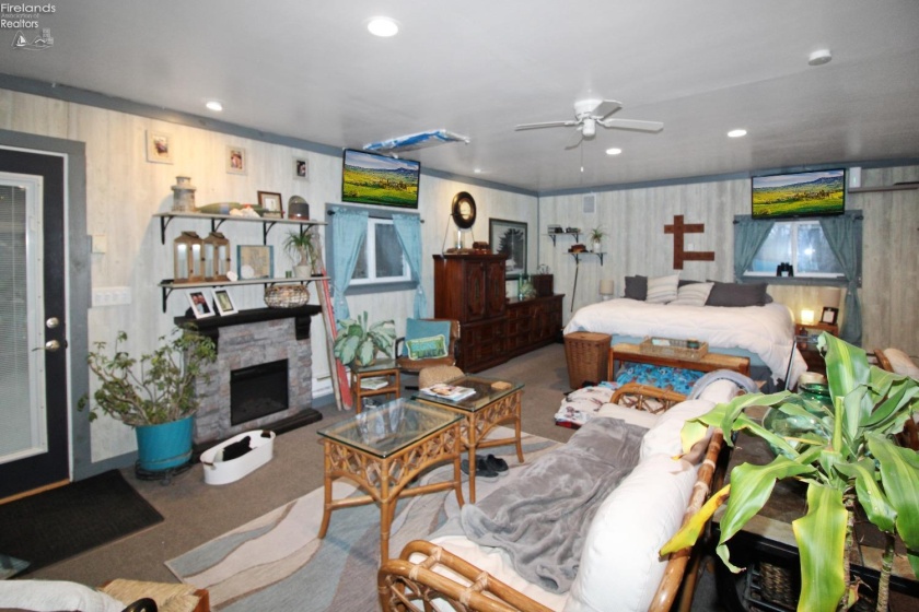 3778 Cliff Road, Port Clinton, 43452, 3 Bedrooms Bedrooms, ,1 BathroomBathrooms,Residential,For Sale,Cliff,20251116