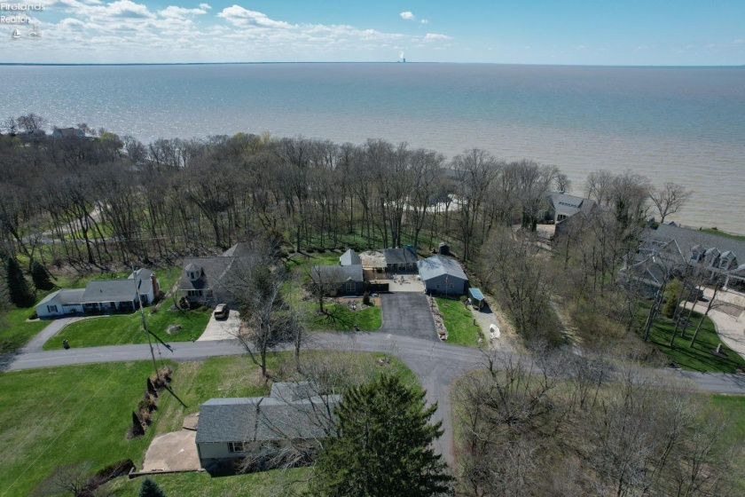 3778 Cliff Road, Port Clinton, 43452, 3 Bedrooms Bedrooms, ,1 BathroomBathrooms,Residential,For Sale,Cliff,20251116