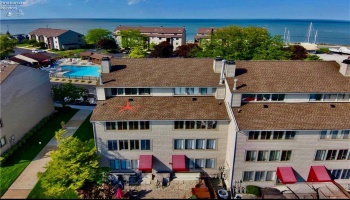 509 Lakeshore Drive, Port Clinton, 43452, 2 Bedrooms Bedrooms, ,2 BathroomsBathrooms,Residential,For Sale,Lakeshore,20251497