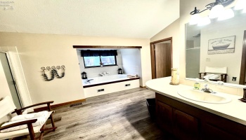 509 Lakeshore Drive, Port Clinton, 43452, 2 Bedrooms Bedrooms, ,2 BathroomsBathrooms,Residential,For Sale,Lakeshore,20251497