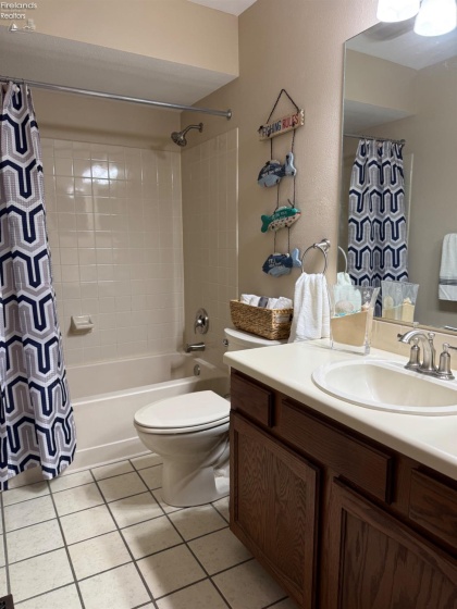 509 Lakeshore Drive, Port Clinton, 43452, 2 Bedrooms Bedrooms, ,2 BathroomsBathrooms,Residential,For Sale,Lakeshore,20251497
