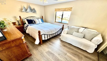 509 Lakeshore Drive, Port Clinton, 43452, 2 Bedrooms Bedrooms, ,2 BathroomsBathrooms,Residential,For Sale,Lakeshore,20251497