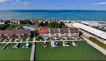 509 Lakeshore Drive, Port Clinton, 43452, 2 Bedrooms Bedrooms, ,2 BathroomsBathrooms,Residential,For Sale,Lakeshore,20251497