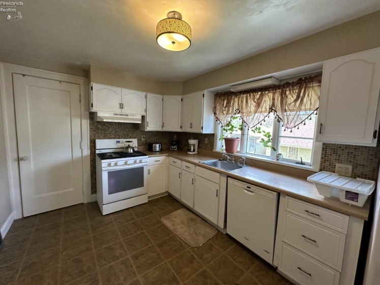 123 Main, Norwalk, 44857, 4 Bedrooms Bedrooms, ,2 BathroomsBathrooms,Residential,For Sale,Main,20251493
