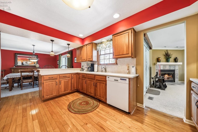 4255 Chatham Drive, Port Clinton, 43452, 3 Bedrooms Bedrooms, ,3 BathroomsBathrooms,Residential,For Sale,Chatham,20251450