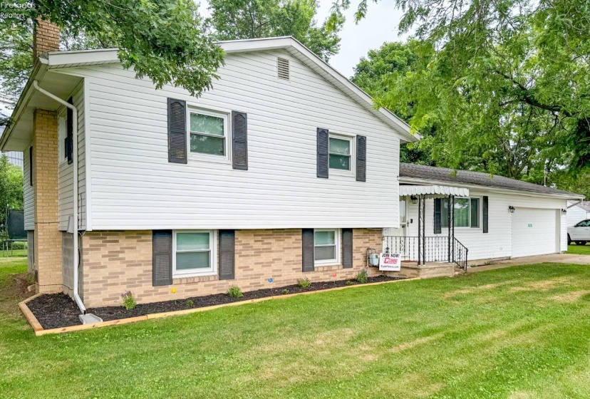 557 Maple Street, Clyde, 43410, 4 Bedrooms Bedrooms, ,2 BathroomsBathrooms,Residential,For Sale,Maple,20251436