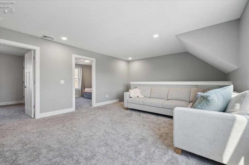 2226 Harbor Bay Drive, Marblehead, 43440, 4 Bedrooms Bedrooms, ,3 BathroomsBathrooms,Residential,For Sale,Harbor Bay,20251315