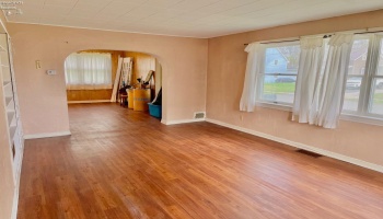 418 Spring Street, Clyde, 43410, 3 Bedrooms Bedrooms, ,1 BathroomBathrooms,Residential,For Sale,Spring,20251420 418 Spring Street, Clyde, 43410, 3 Bedrooms Bedrooms, ,1 BathroomBathrooms,Residential,For Sale,Spring,20251420