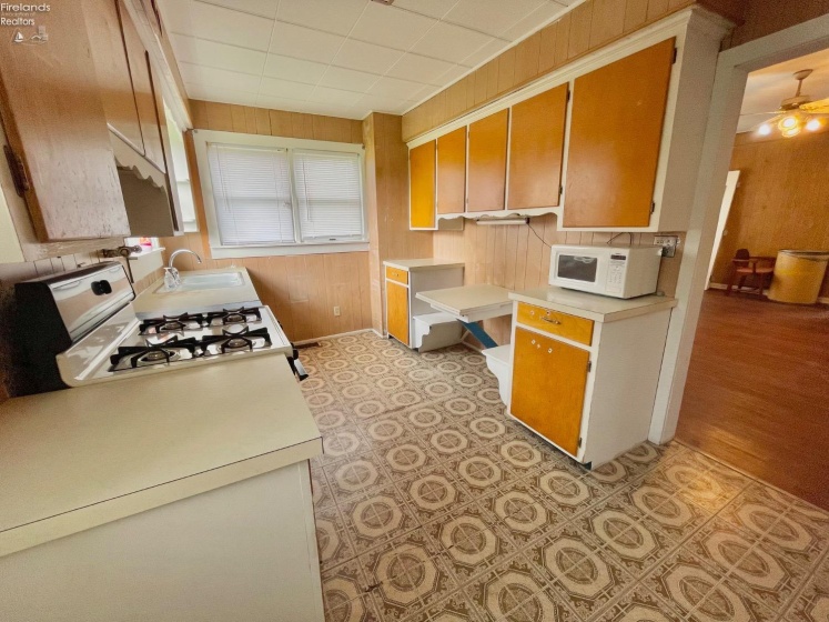 418 Spring Street, Clyde, 43410, 3 Bedrooms Bedrooms, ,1 BathroomBathrooms,Residential,For Sale,Spring,20251420
