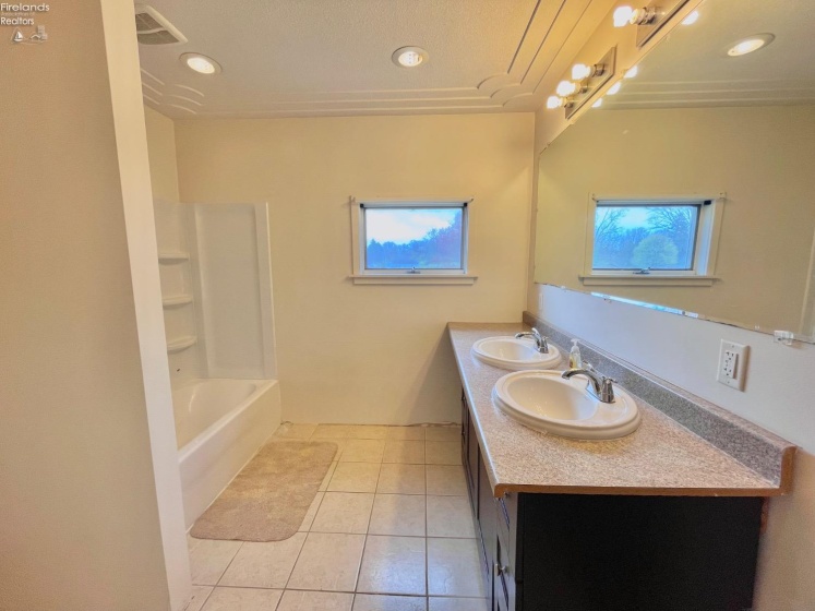 418 Spring Street, Clyde, 43410, 3 Bedrooms Bedrooms, ,1 BathroomBathrooms,Residential,For Sale,Spring,20251420