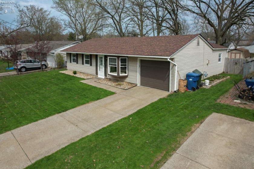 1371 Hollyview Drive, Vermilion, 44089, 3 Bedrooms Bedrooms, ,1 BathroomBathrooms,Residential,For Sale,Hollyview,20251432