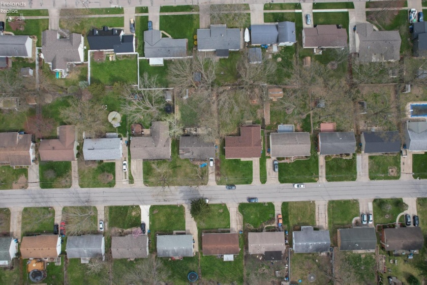 1371 Hollyview Drive, Vermilion, 44089, 3 Bedrooms Bedrooms, ,1 BathroomBathrooms,Residential,For Sale,Hollyview,20251432