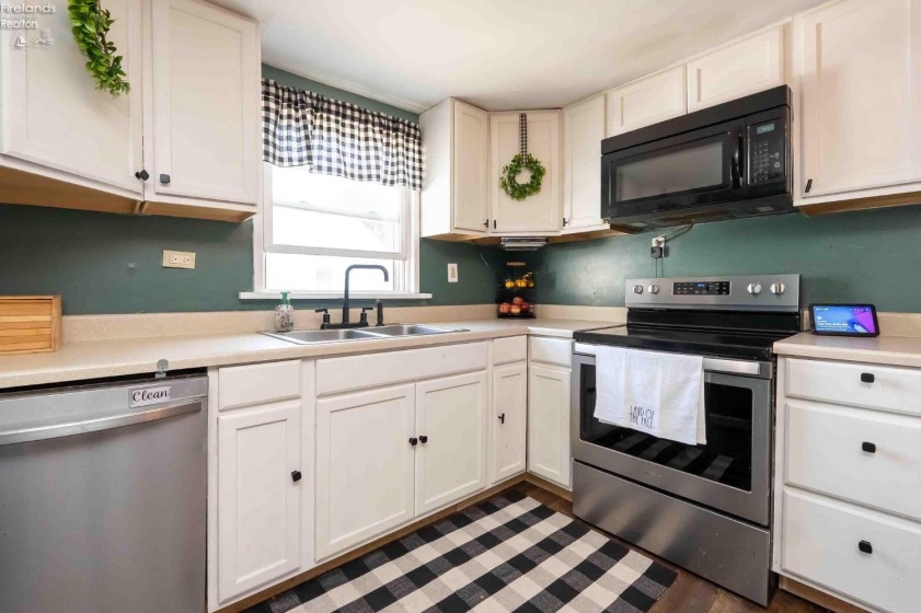 136 Birdseye Street, Clyde, 43410, 3 Bedrooms Bedrooms, ,1 BathroomBathrooms,Residential,For Sale,Birdseye,20251395