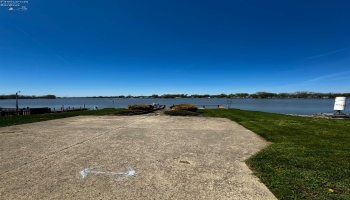 5106 Ottawa River Road, Toledo, 43611, 2 Bedrooms Bedrooms, ,2 BathroomsBathrooms,Residential,For Sale,Ottawa River Road,20251507
