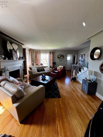 5106 Ottawa River Road, Toledo, 43611, 2 Bedrooms Bedrooms, ,2 BathroomsBathrooms,Residential,For Sale,Ottawa River Road,20251507