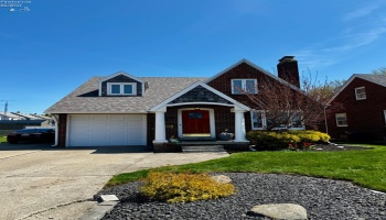5106 Ottawa River Road, Toledo, 43611, 2 Bedrooms Bedrooms, ,2 BathroomsBathrooms,Residential,For Sale,Ottawa River Road,20251507