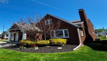 5106 Ottawa River Road, Toledo, 43611, 2 Bedrooms Bedrooms, ,2 BathroomsBathrooms,Residential,For Sale,Ottawa River Road,20251507