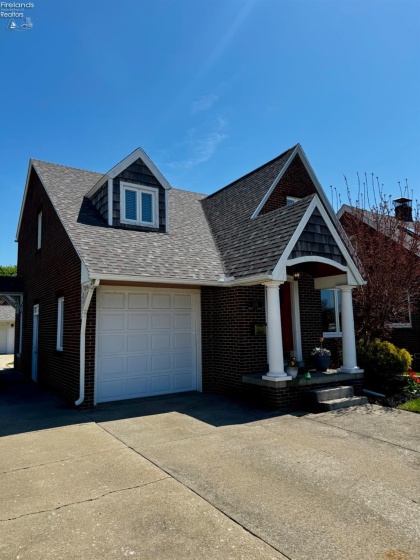 5106 Ottawa River Road, Toledo, 43611, 2 Bedrooms Bedrooms, ,2 BathroomsBathrooms,Residential,For Sale,Ottawa River Road,20251507