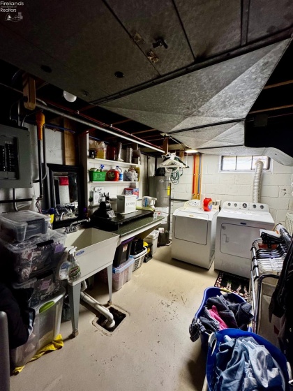 5106 Ottawa River Road, Toledo, 43611, 2 Bedrooms Bedrooms, ,2 BathroomsBathrooms,Residential,For Sale,Ottawa River Road,20251507