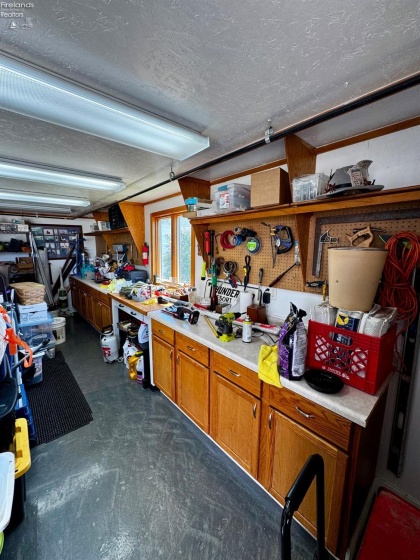 5106 Ottawa River Road, Toledo, 43611, 2 Bedrooms Bedrooms, ,2 BathroomsBathrooms,Residential,For Sale,Ottawa River Road,20251507