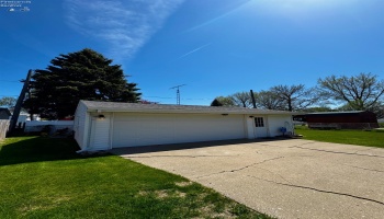 5106 Ottawa River Road, Toledo, 43611, 2 Bedrooms Bedrooms, ,2 BathroomsBathrooms,Residential,For Sale,Ottawa River Road,20251507