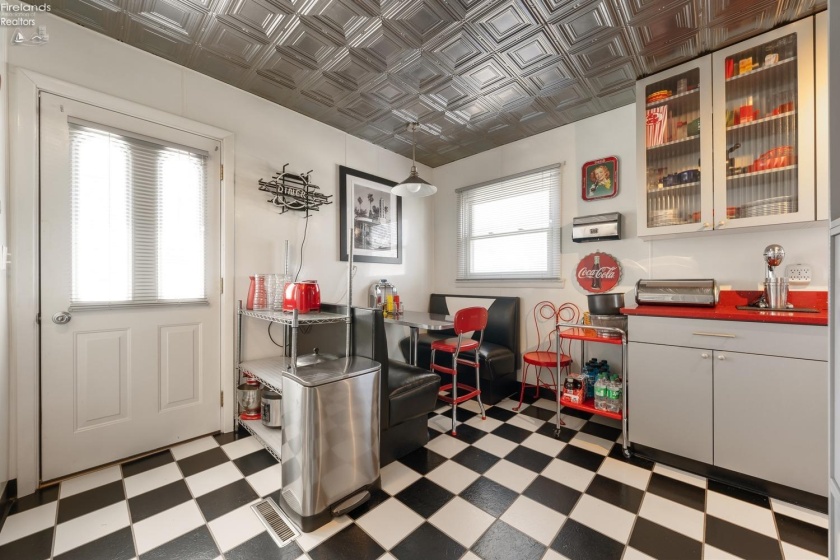 321 Paul Street, Marblehead, 43440, ,2 BathroomsBathrooms,Residential,For Sale,Paul,20251511