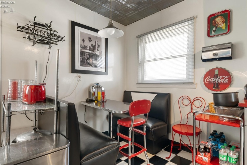 321 Paul Street, Marblehead, 43440, ,2 BathroomsBathrooms,Residential,For Sale,Paul,20251511
