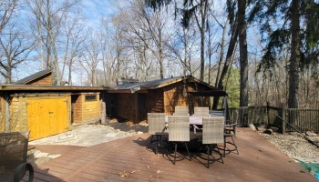 Vinyl decking for ease of use Vinyl decking for ease of use