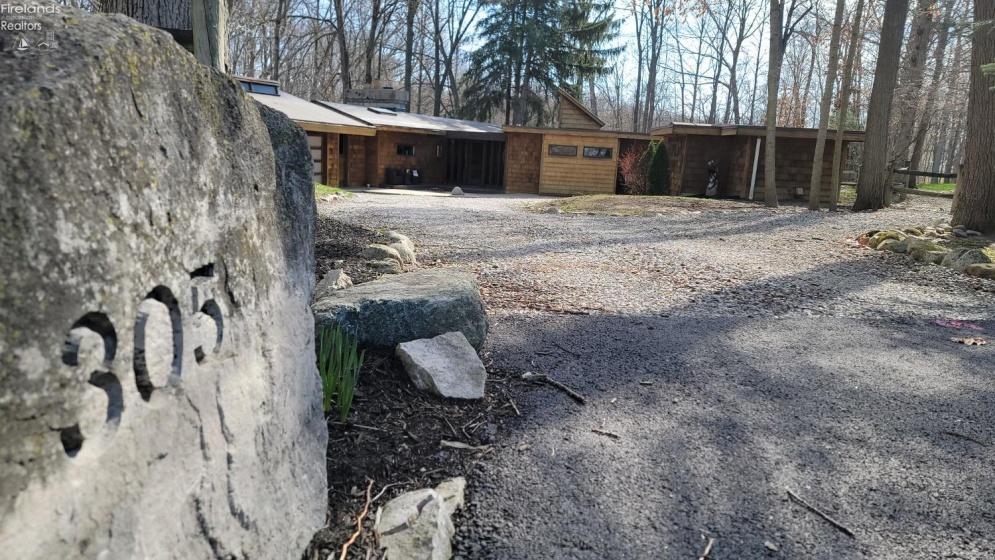 305 South Trail, Tiffin, 44883, 4 Bedrooms Bedrooms, ,3 BathroomsBathrooms,Residential,For Sale,South,20251291