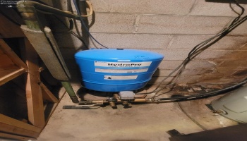 Newly replaced well pump accumulation tank Newly replaced well pump accumulation tank
