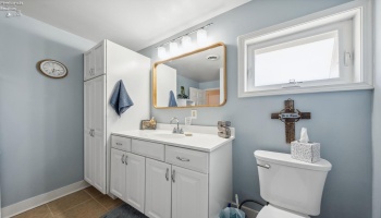 422 James Street, Marblehead, 43440, 4 Bedrooms Bedrooms, ,2 BathroomsBathrooms,Residential,For Sale,James,20251345