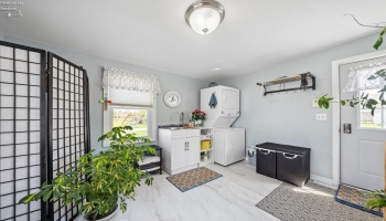 422 James Street, Marblehead, 43440, 4 Bedrooms Bedrooms, ,2 BathroomsBathrooms,Residential,For Sale,James,20251345