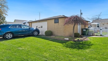 422 James Street, Marblehead, 43440, 4 Bedrooms Bedrooms, ,2 BathroomsBathrooms,Residential,For Sale,James,20251345