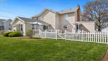422 James Street, Marblehead, 43440, 4 Bedrooms Bedrooms, ,2 BathroomsBathrooms,Residential,For Sale,James,20251345