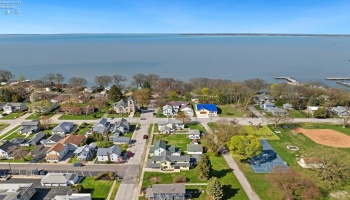 422 James Street, Marblehead, 43440, 4 Bedrooms Bedrooms, ,2 BathroomsBathrooms,Residential,For Sale,James,20251345