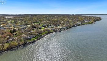 422 James Street, Marblehead, 43440, 4 Bedrooms Bedrooms, ,2 BathroomsBathrooms,Residential,For Sale,James,20251345