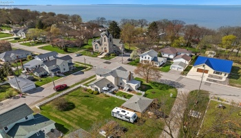 422 James Street, Marblehead, 43440, 4 Bedrooms Bedrooms, ,2 BathroomsBathrooms,Residential,For Sale,James,20251345