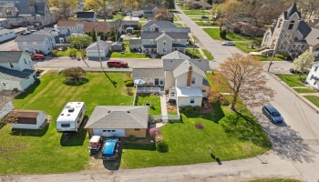 422 James Street, Marblehead, 43440, 4 Bedrooms Bedrooms, ,2 BathroomsBathrooms,Residential,For Sale,James,20251345