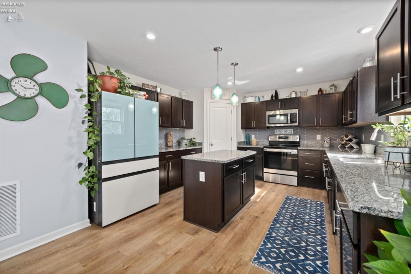 6035 Conneaut Light Drive, Vermilion, 44089, 4 Bedrooms Bedrooms, ,3 BathroomsBathrooms,Residential,For Sale,Conneaut Light,20251503