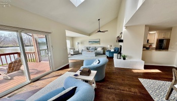 100 Harbors End Drive, Port Clinton, 43452, 2 Bedrooms Bedrooms, ,2 BathroomsBathrooms,Residential,For Sale,Harbors End,20251377