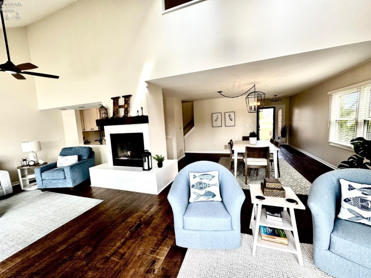 100 Harbors End Drive, Port Clinton, 43452, 2 Bedrooms Bedrooms, ,2 BathroomsBathrooms,Residential,For Sale,Harbors End,20251377