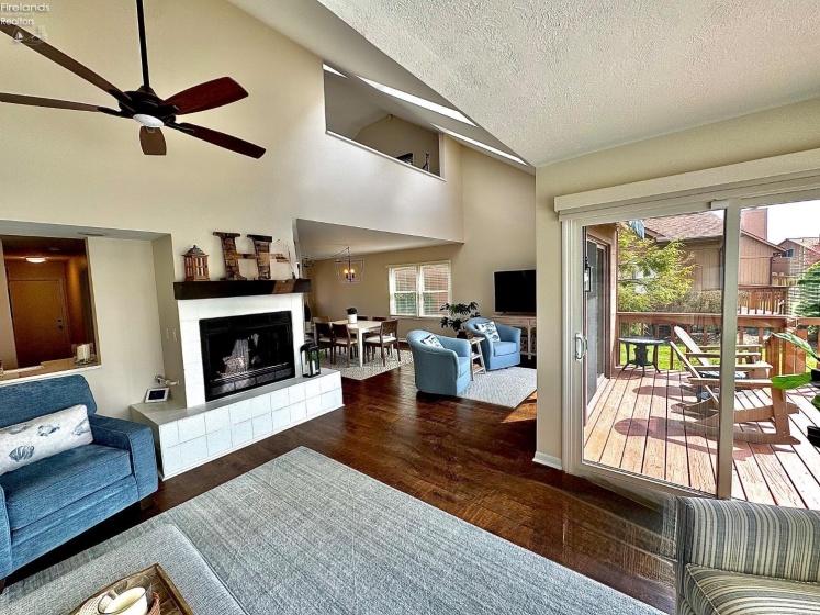 100 Harbors End Drive, Port Clinton, 43452, 2 Bedrooms Bedrooms, ,2 BathroomsBathrooms,Residential,For Sale,Harbors End,20251377