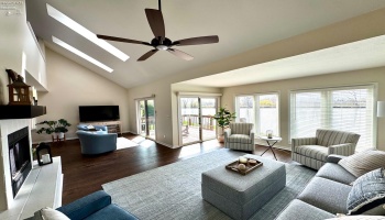 100 Harbors End Drive, Port Clinton, 43452, 2 Bedrooms Bedrooms, ,2 BathroomsBathrooms,Residential,For Sale,Harbors End,20251377