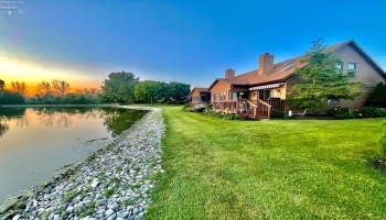 100 Harbors End Drive, Port Clinton, 43452, 2 Bedrooms Bedrooms, ,2 BathroomsBathrooms,Residential,For Sale,Harbors End,20251377