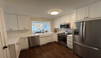 100 Harbors End Drive, Port Clinton, 43452, 2 Bedrooms Bedrooms, ,2 BathroomsBathrooms,Residential,For Sale,Harbors End,20251377