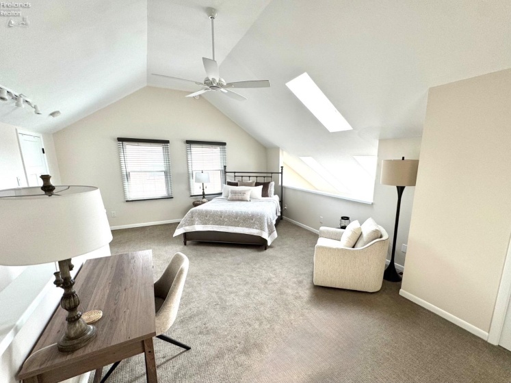 100 Harbors End Drive, Port Clinton, 43452, 2 Bedrooms Bedrooms, ,2 BathroomsBathrooms,Residential,For Sale,Harbors End,20251377