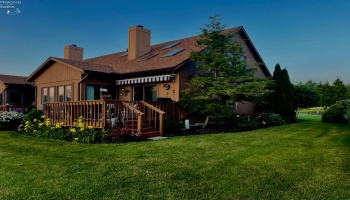 100 Harbors End Drive, Port Clinton, 43452, 2 Bedrooms Bedrooms, ,2 BathroomsBathrooms,Residential,For Sale,Harbors End,20251377