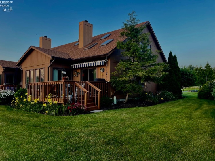 100 Harbors End Drive, Port Clinton, 43452, 2 Bedrooms Bedrooms, ,2 BathroomsBathrooms,Residential,For Sale,Harbors End,20251377