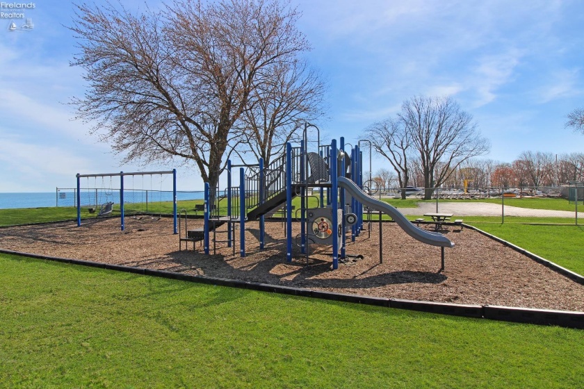 206 Lakeshore Drive, Port Clinton, 43452, 1 Bedroom Bedrooms, ,1 BathroomBathrooms,Residential,For Sale,Lakeshore,20251294
