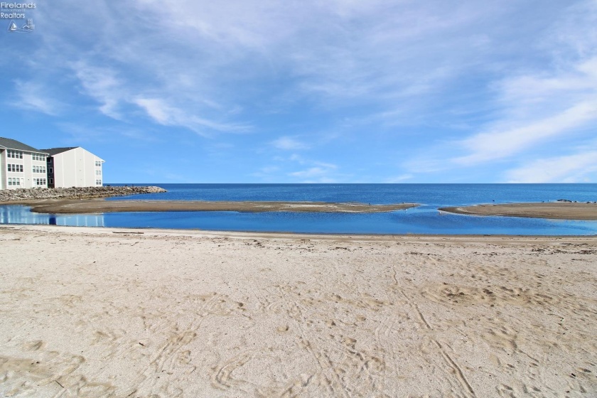 206 Lakeshore Drive, Port Clinton, 43452, 1 Bedroom Bedrooms, ,1 BathroomBathrooms,Residential,For Sale,Lakeshore,20251294